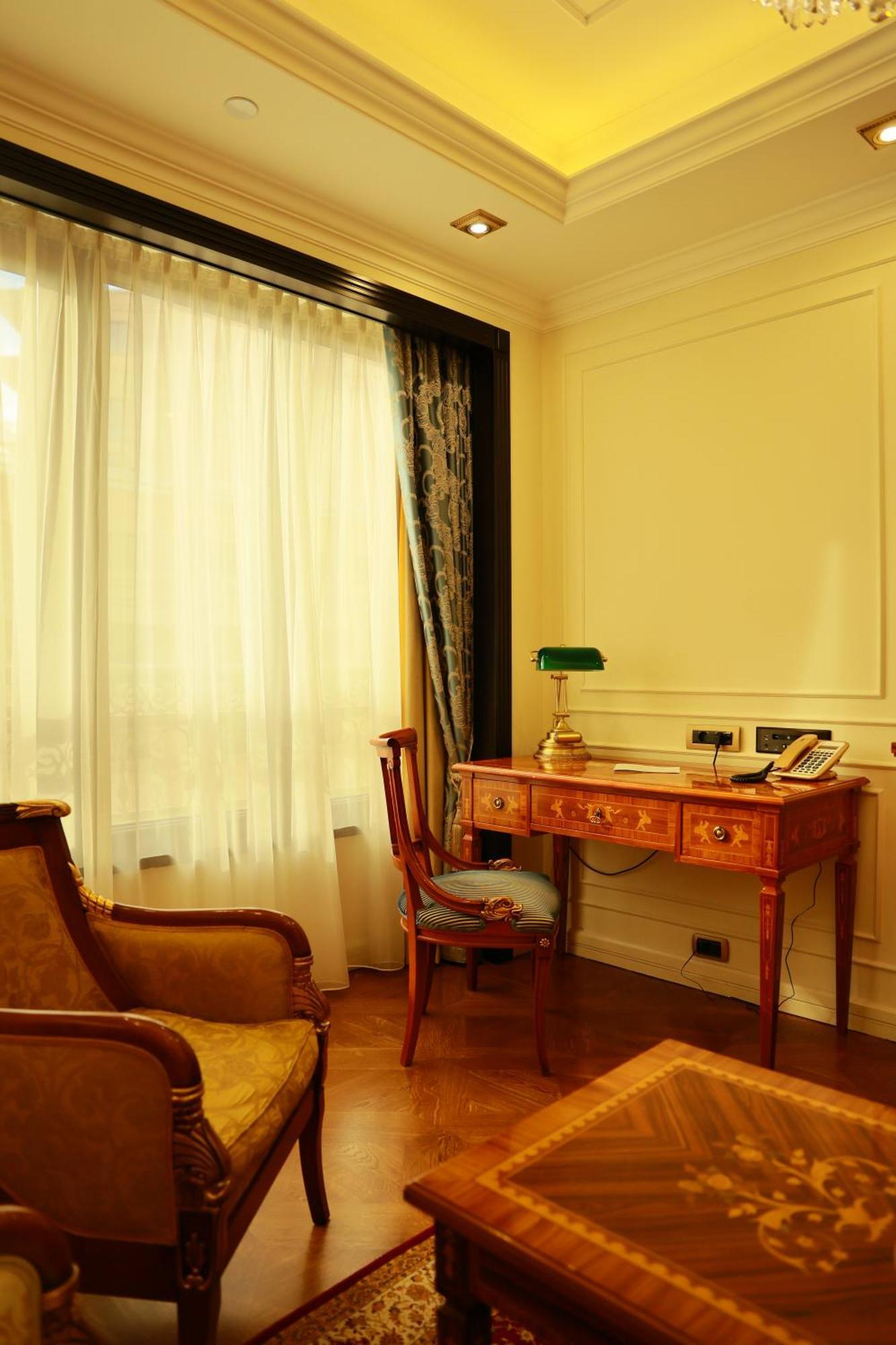 Golden Palace Hotel Erywań Zewnętrze zdjęcie