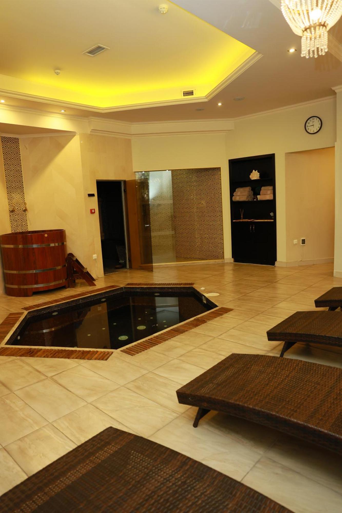 Golden Palace Hotel Erywań Zewnętrze zdjęcie