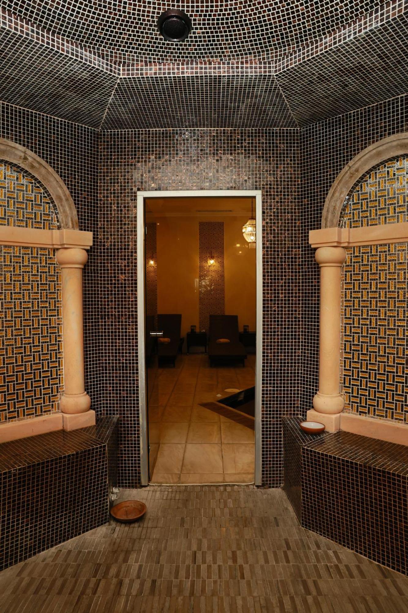 Golden Palace Hotel Erywań Zewnętrze zdjęcie