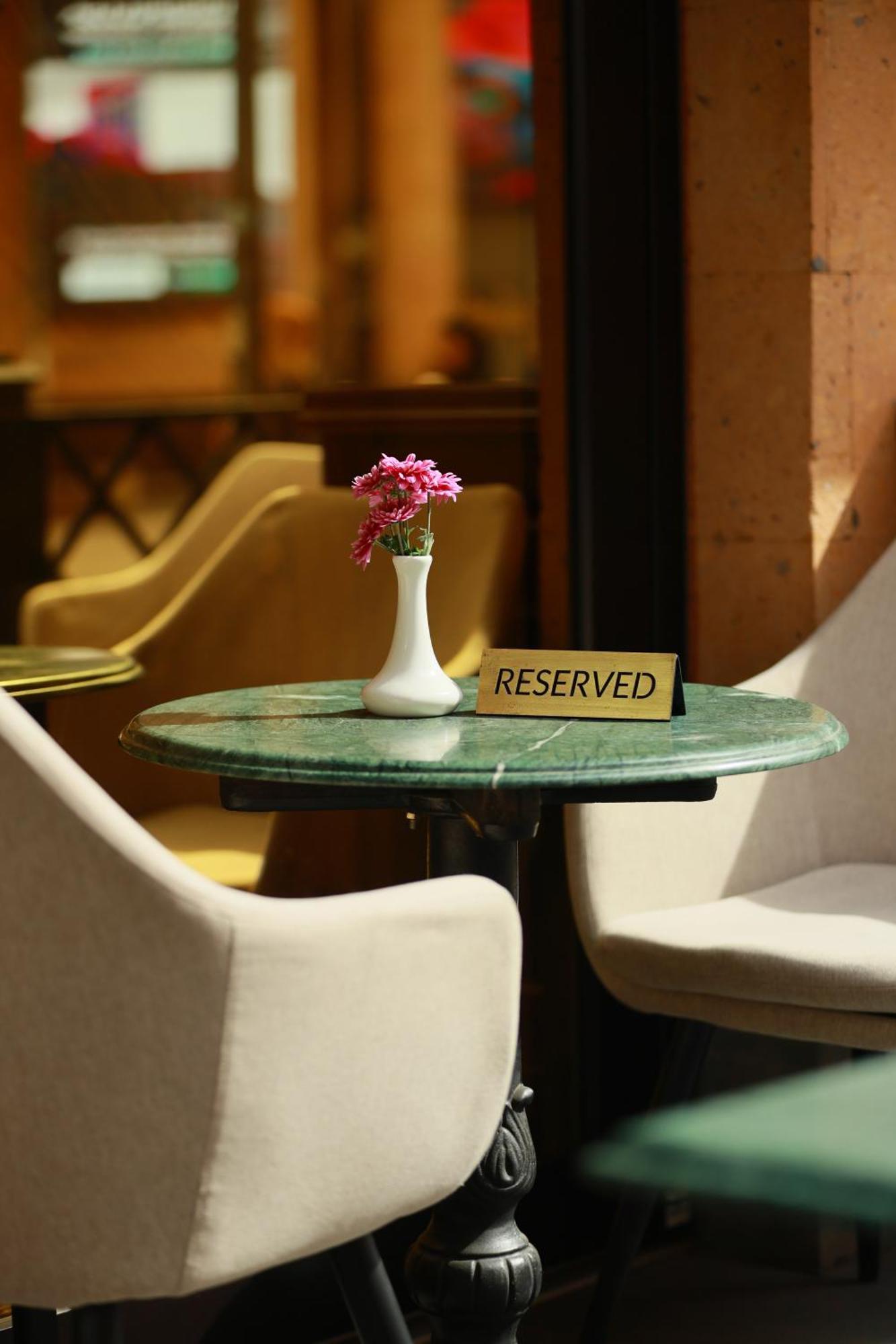 Golden Palace Hotel Erywań Zewnętrze zdjęcie