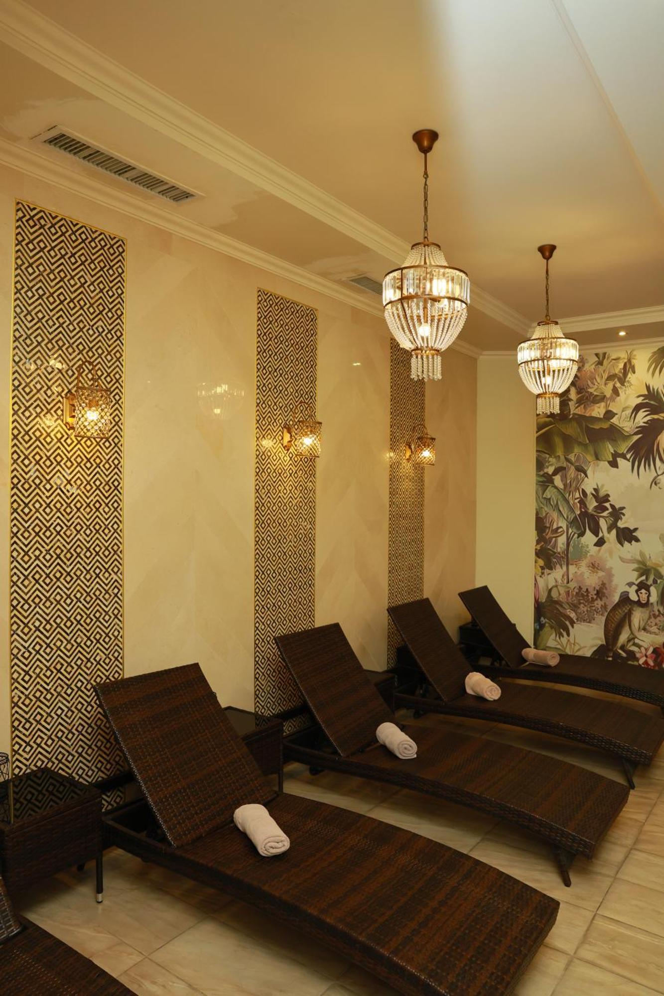 Golden Palace Hotel Erywań Zewnętrze zdjęcie