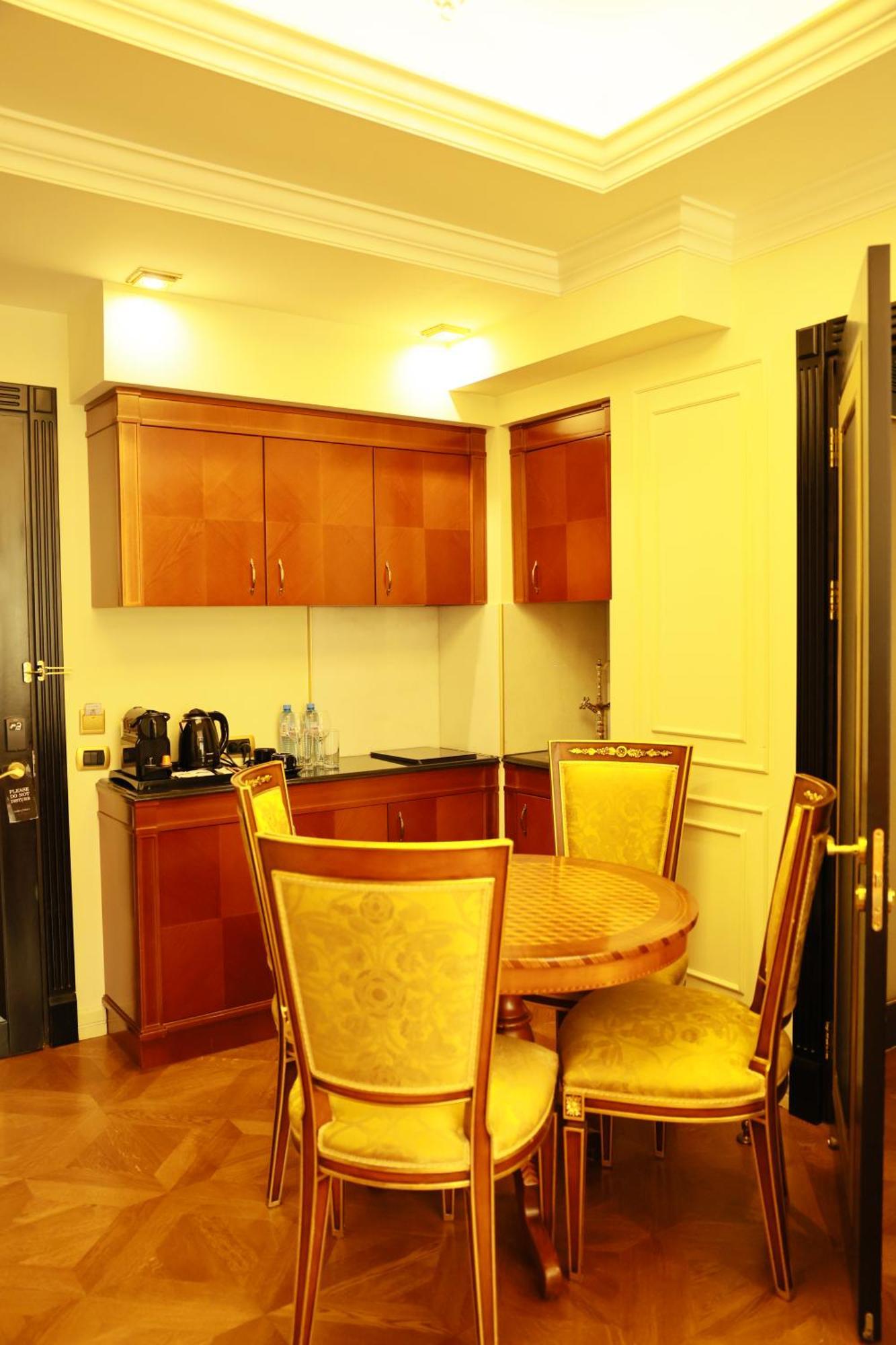 Golden Palace Hotel Erywań Zewnętrze zdjęcie