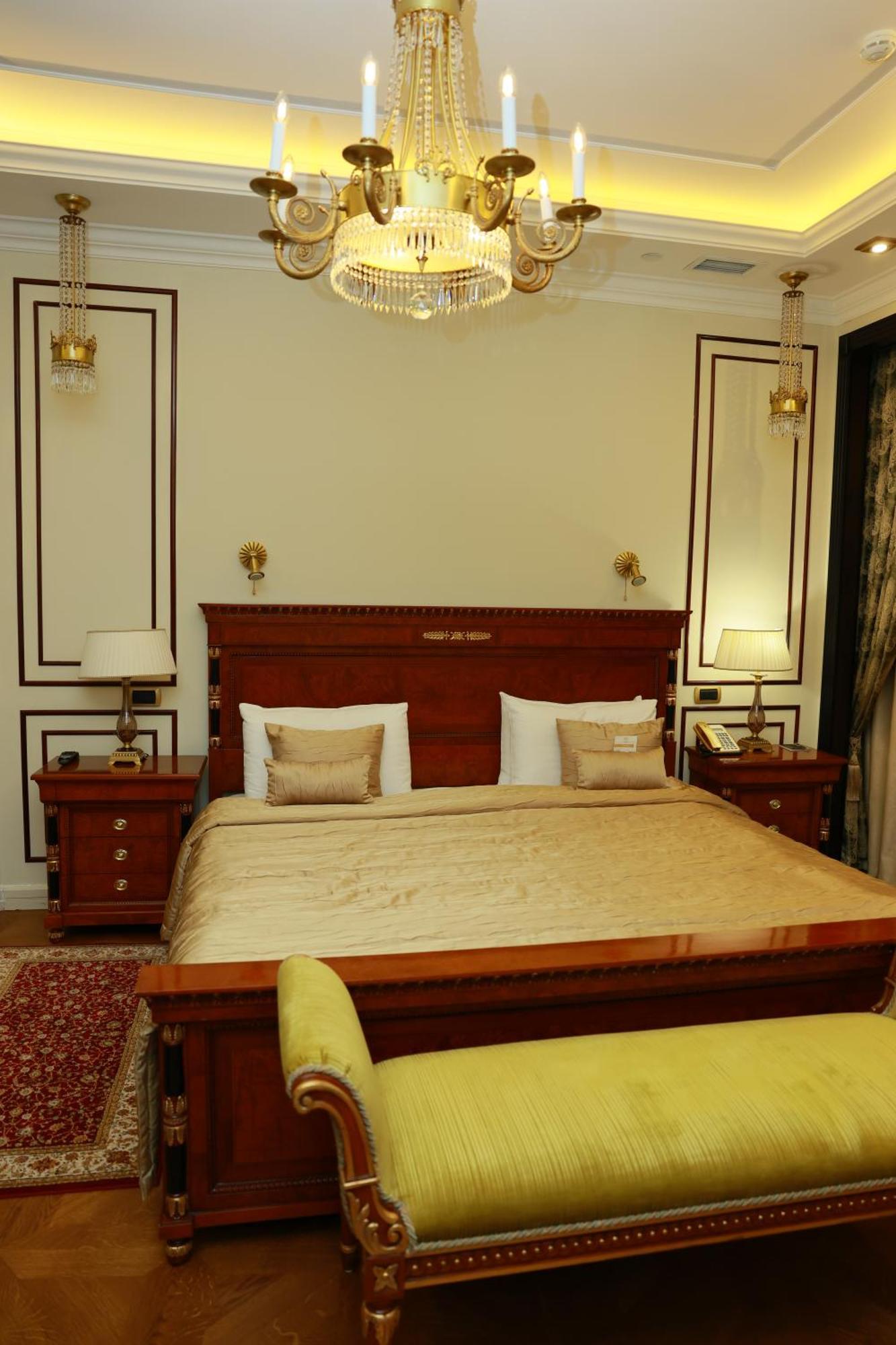 Golden Palace Hotel Erywań Zewnętrze zdjęcie