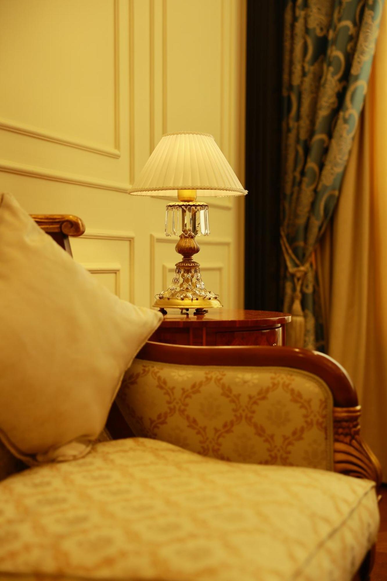 Golden Palace Hotel Erywań Zewnętrze zdjęcie