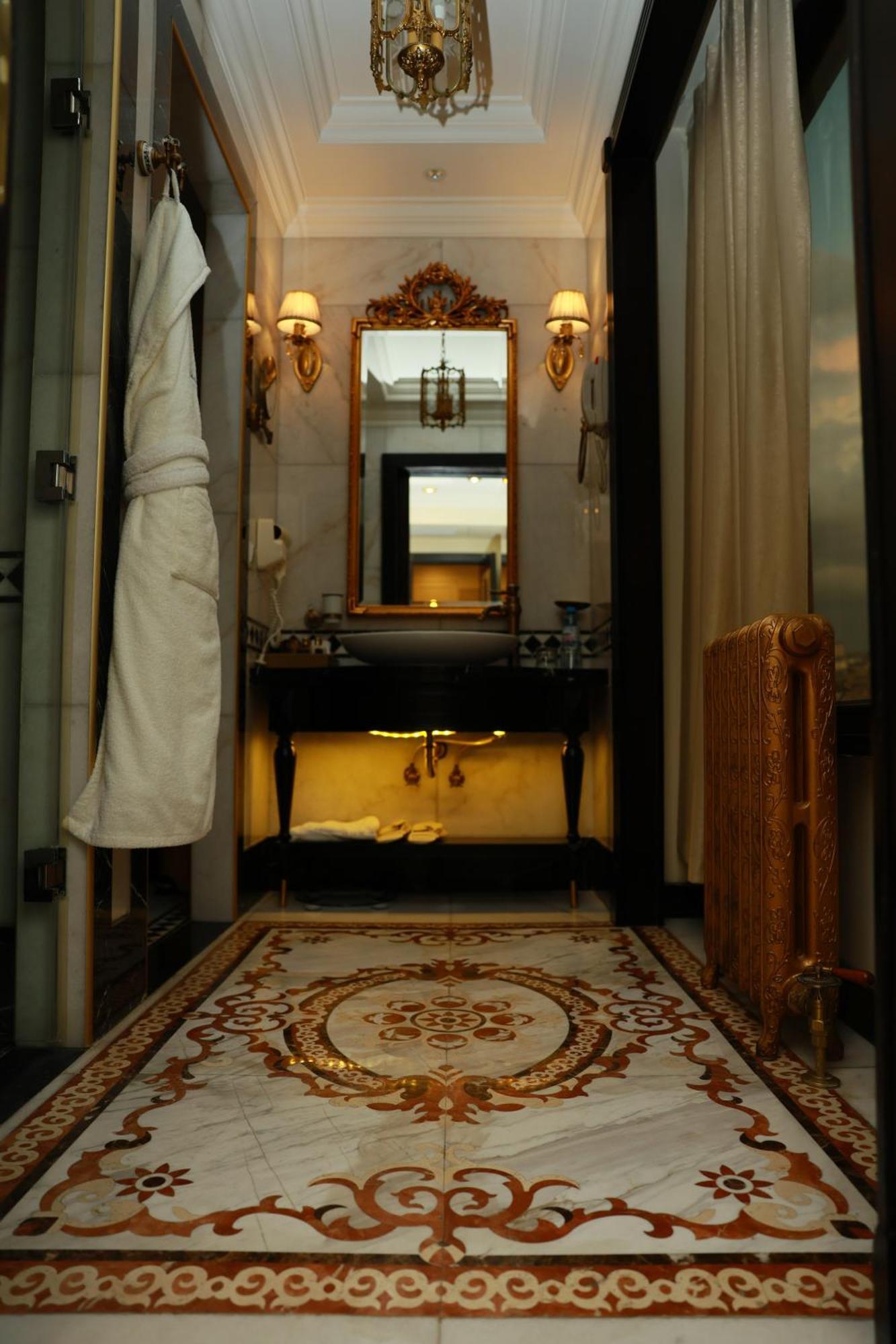 Golden Palace Hotel Erywań Zewnętrze zdjęcie