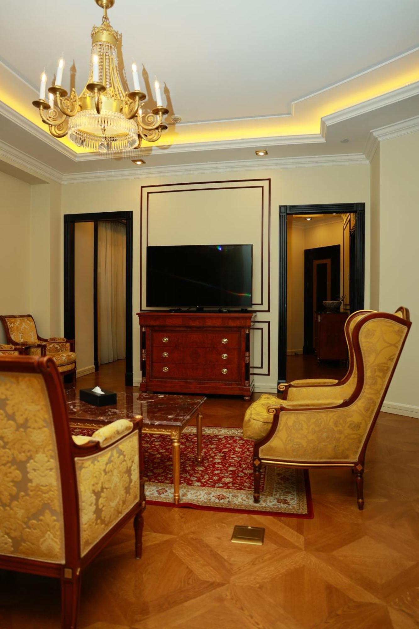 Golden Palace Hotel Erywań Zewnętrze zdjęcie