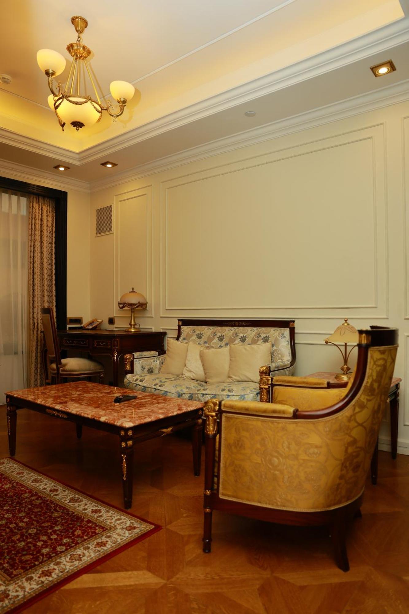Golden Palace Hotel Erywań Zewnętrze zdjęcie