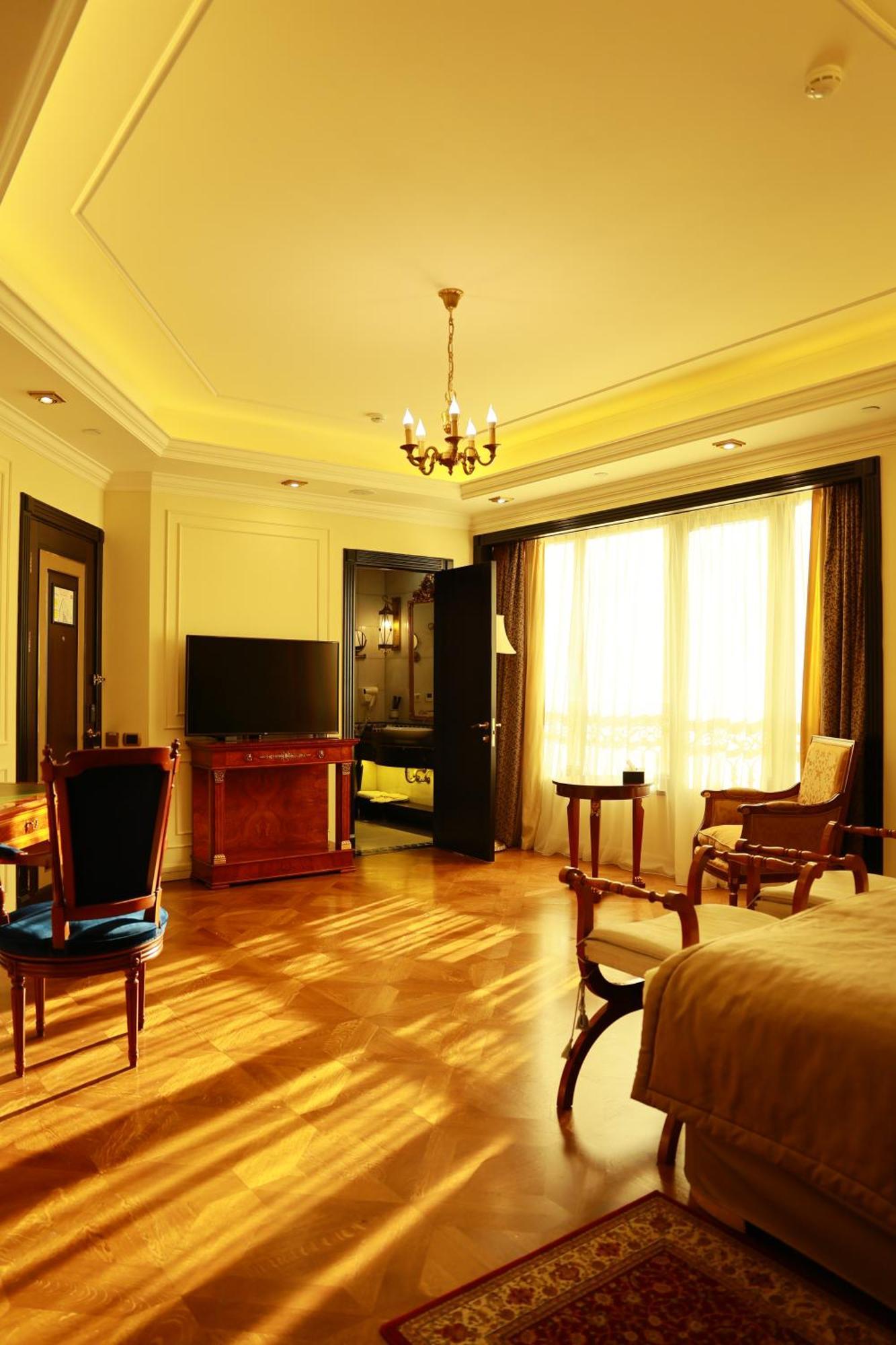 Golden Palace Hotel Erywań Zewnętrze zdjęcie