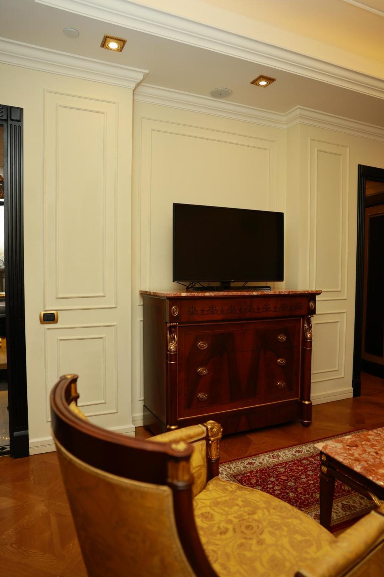 Golden Palace Hotel Erywań Zewnętrze zdjęcie