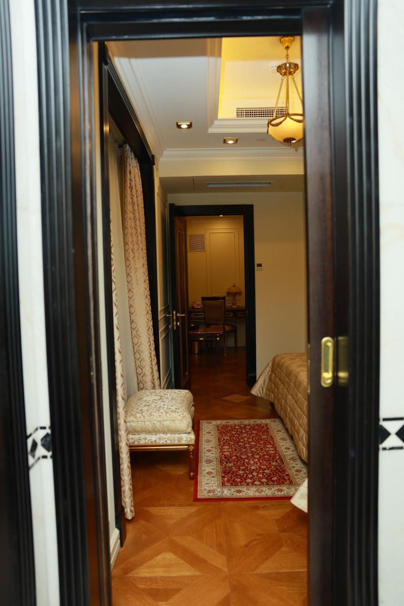 Golden Palace Hotel Erywań Zewnętrze zdjęcie