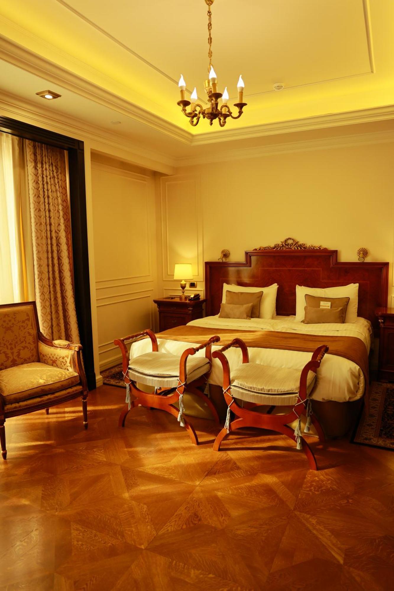 Golden Palace Hotel Erywań Zewnętrze zdjęcie