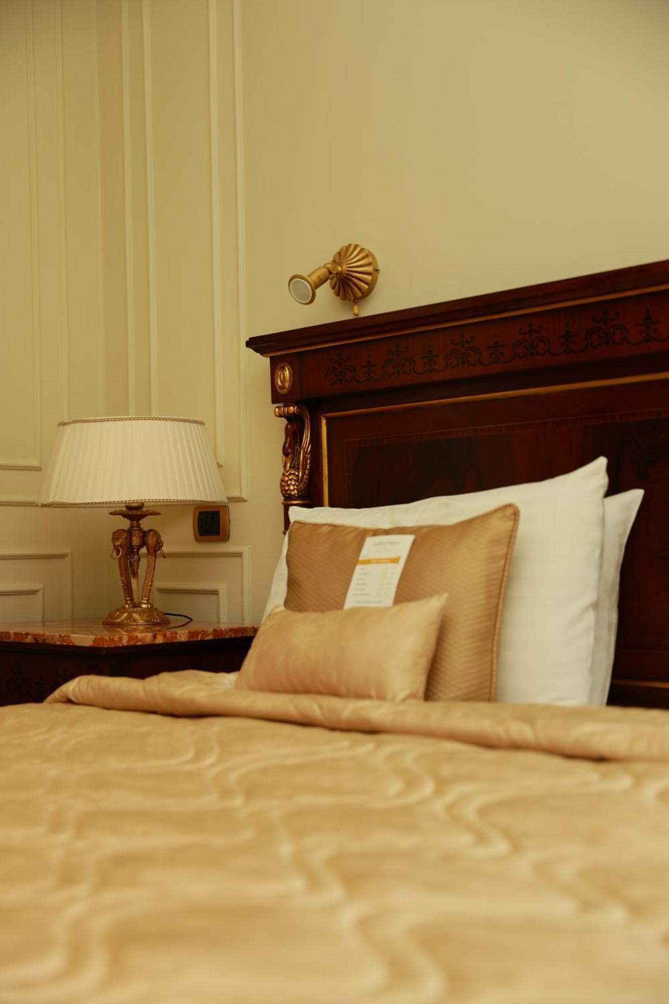 Golden Palace Hotel Erywań Zewnętrze zdjęcie