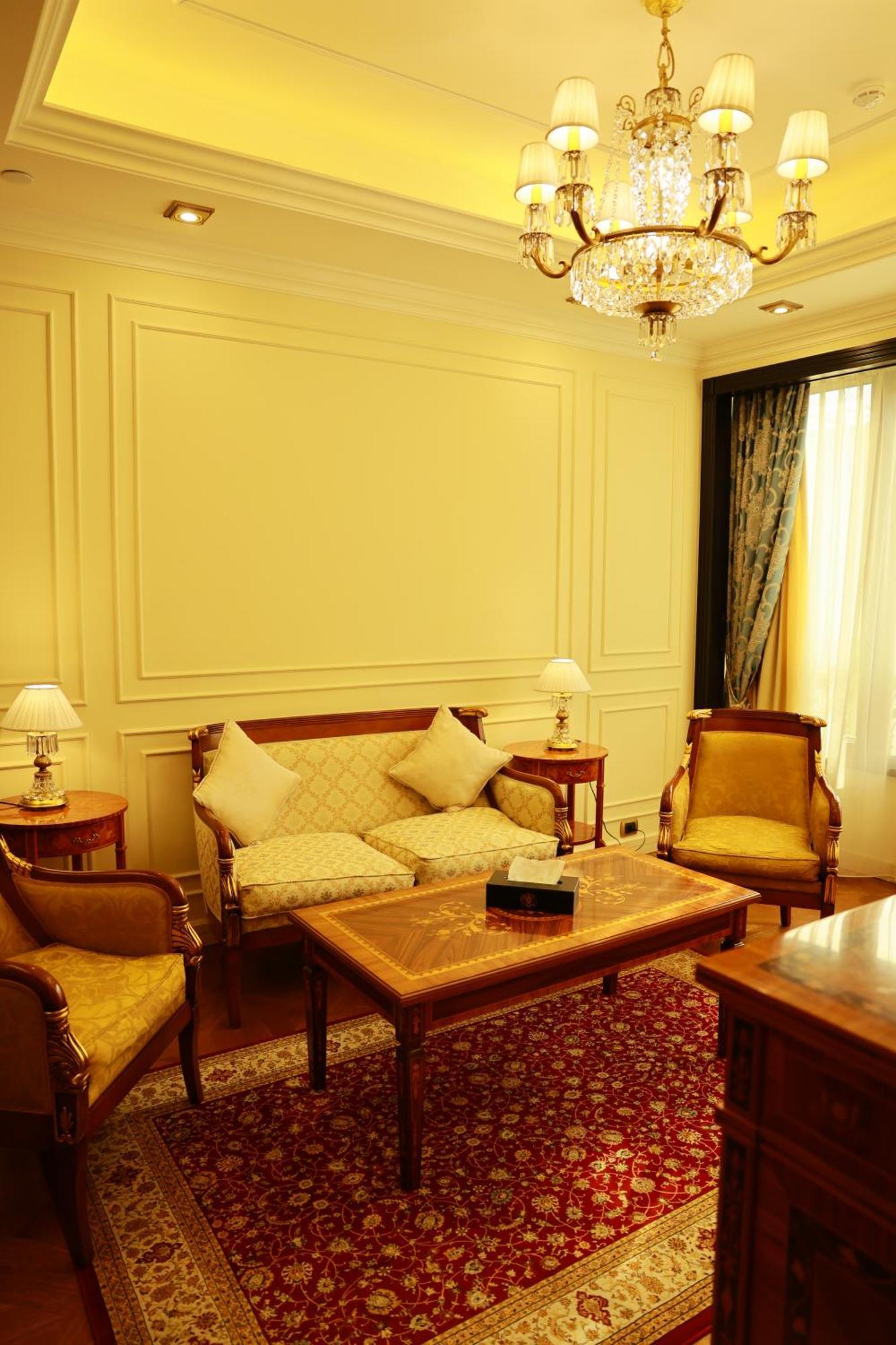 Golden Palace Hotel Erywań Zewnętrze zdjęcie